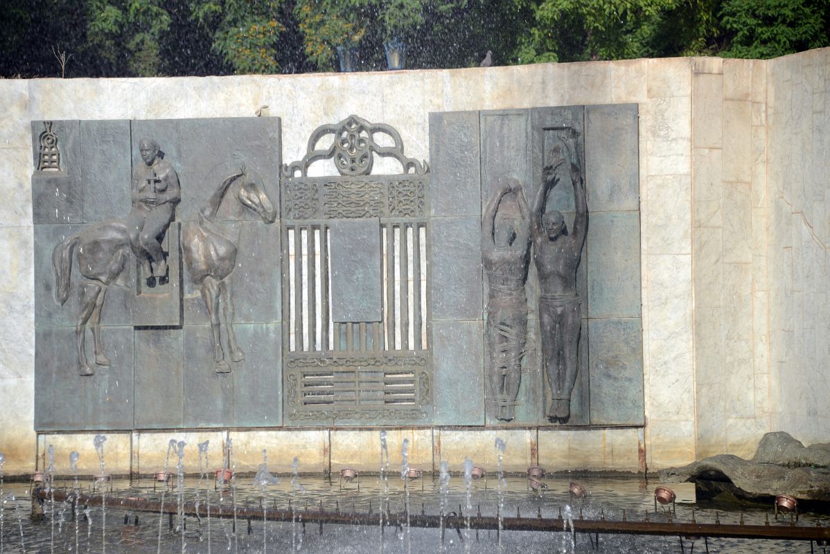 02-05 Sculpture Behind The Main Fountain In Mendoza Plaza Independencia